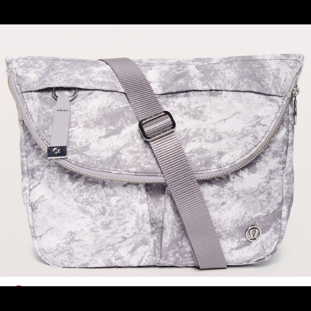 Lululemon festival bag